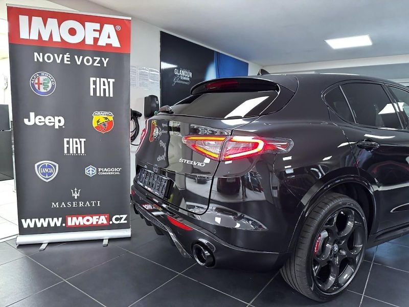 Alfa Romeo Stelvio (2026) 2.0T 280k AT8 ZF Q4 4x4 Veloce - fotka 5 z 16