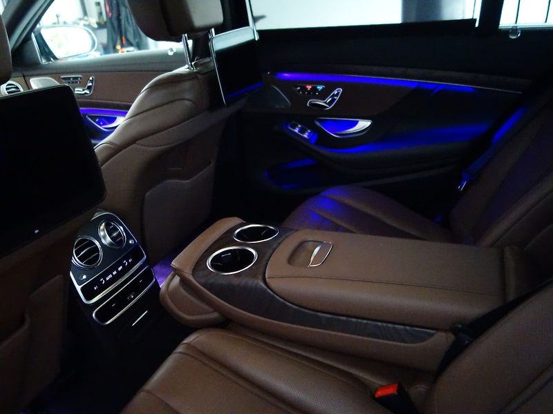 Mercedes-Benz Třídy S (2018) S560L*4M*AMG*EXCLUSIVE*MAX-VÝB - fotka 42 z 50