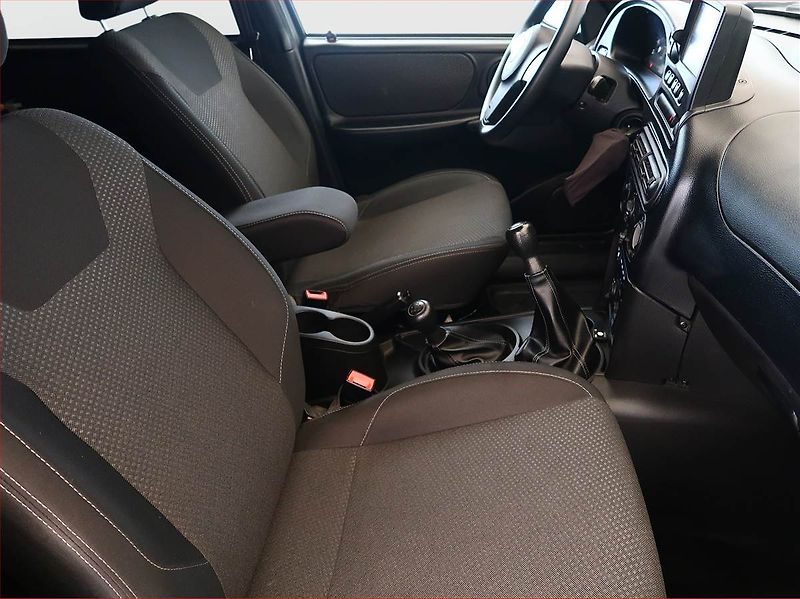 Lada Niva (2021) Urban 1700 i, LPG, 4X4 - fotka 9 z 15