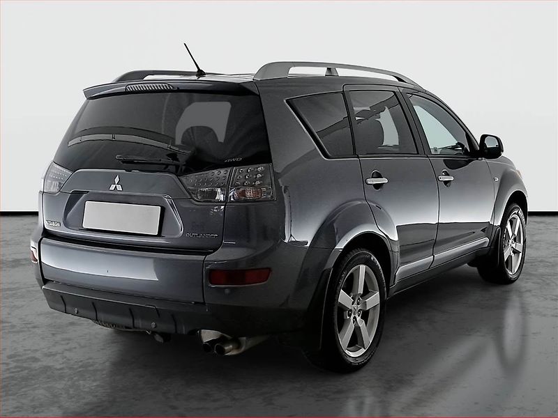 Mitsubishi Outlander (2008) 2.0 DI-D, 4X4, Tempomat - fotka 5 z 16