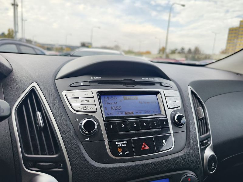 Hyundai ix35 2.0 CRDI/100kW Style - fotka 17 z 33
