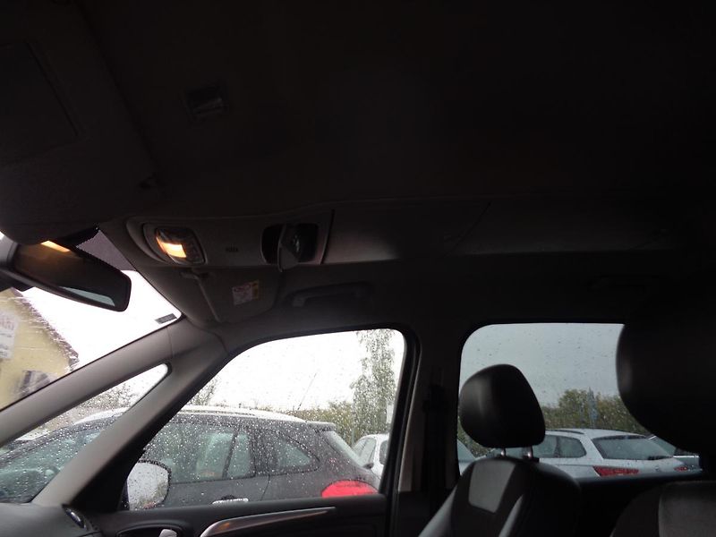 Ford Galaxy 2,0 TDCI - fotka 9 z 19