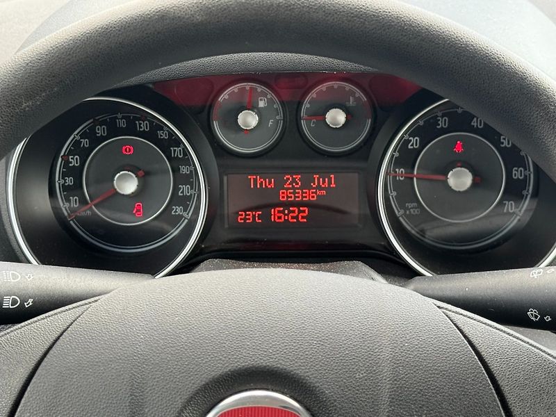 Fiat Punto (2015) 1.2i 51kW - fotka 17 z 29