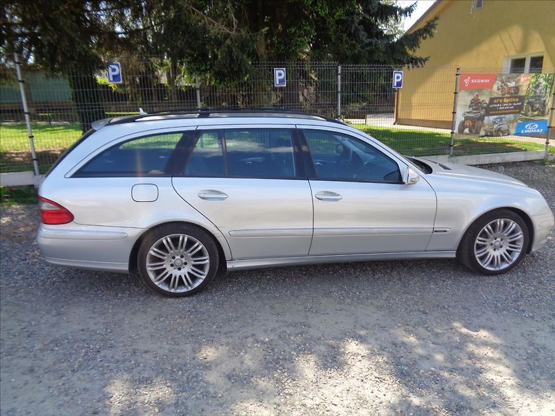 Mercedes-Benz 211 1,8 - fotka 8 z 20