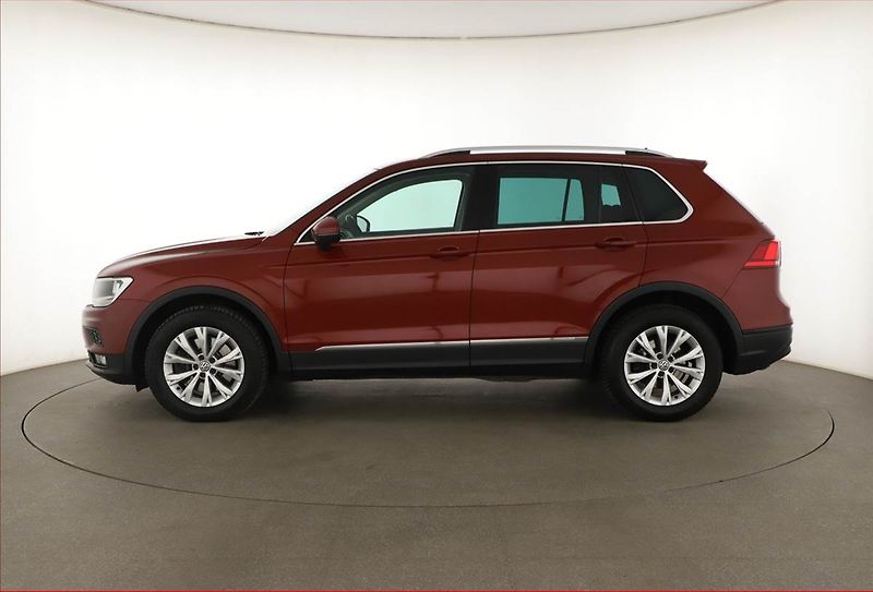 Volkswagen Tiguan (2017) Highline 2.0 TSI, 4X4 - fotka 3 z 21
