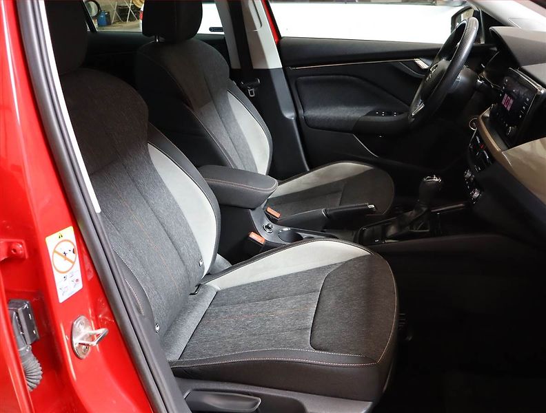 Škoda Scala (2019) 1.0 TSI, Automat, Tempomat - fotka 9 z 23