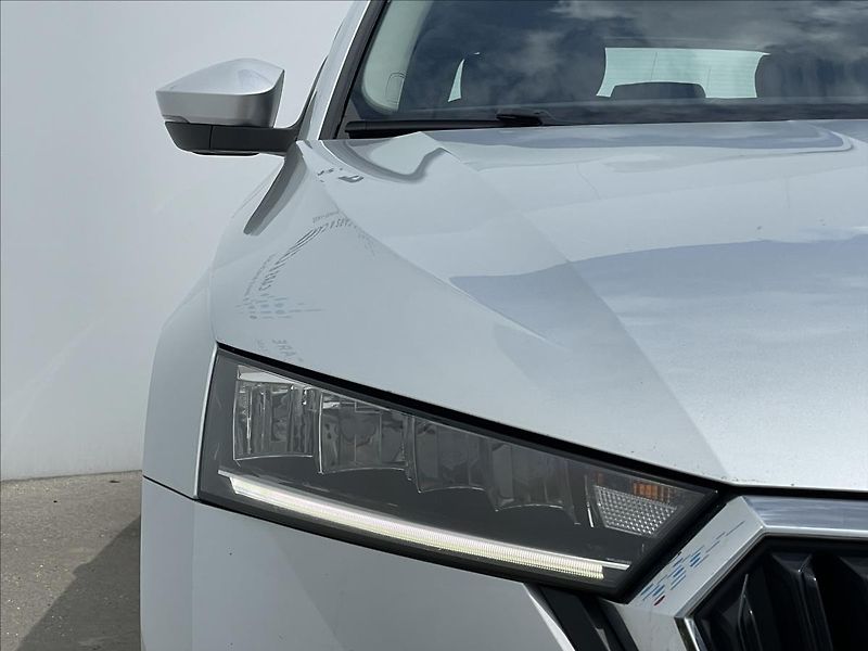 Škoda Octavia 2,0 TDI Combi Ambition Plus - fotka 20 z 22