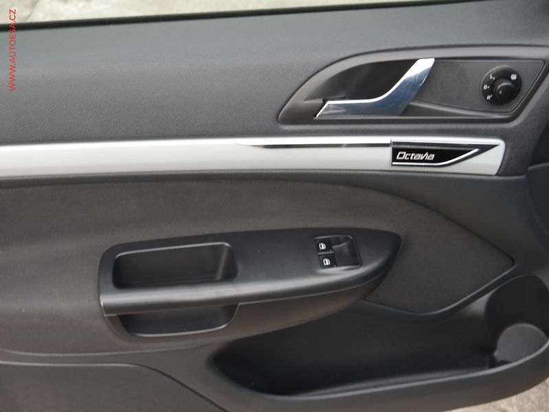 Škoda Octavia (2009) 1.4 TSi, AC - fotka 14 z 15