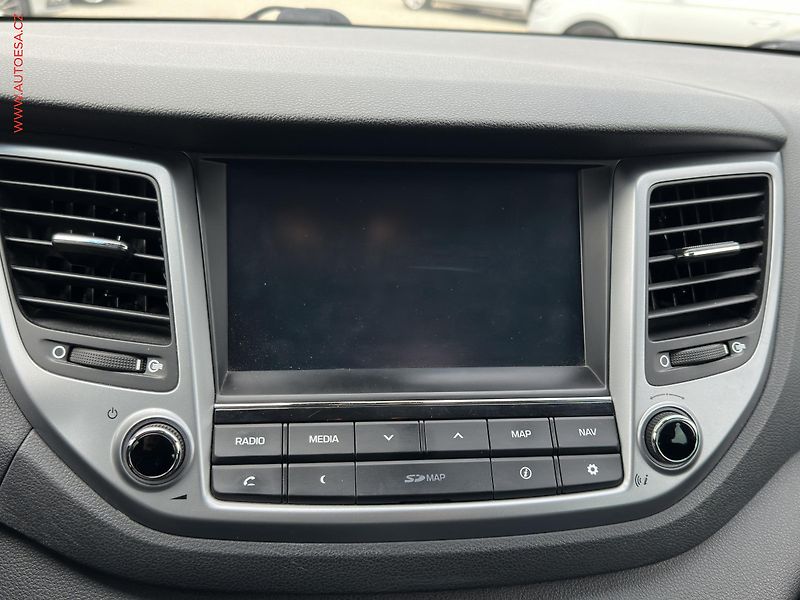 Hyundai Tucson (2016) 2.0 CRDi 4x4, ČR, AC, výhřev - fotka 14 z 21