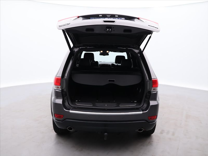 Jeep Grand Cherokee 3,0 CRD 184kW Aut. 4WD Limited - fotka 9 z 30
