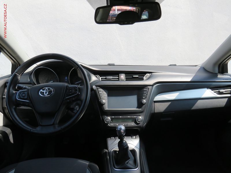 Toyota Avensis (2017) 1.8 VVT-i, ČR, Active - fotka 10 z 23
