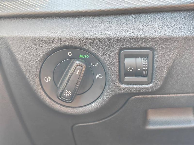 Škoda Kamiq Fresh 6MP 1,0TSI - fotka 19 z 23