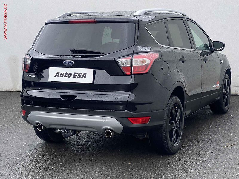Ford Kuga (2019) 1.5 EB, Titanium, TZ, navi - fotka 4 z 17