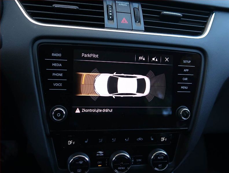Škoda Octavia (2018) Style 1.6 TDI, Tempomat - fotka 16 z 17