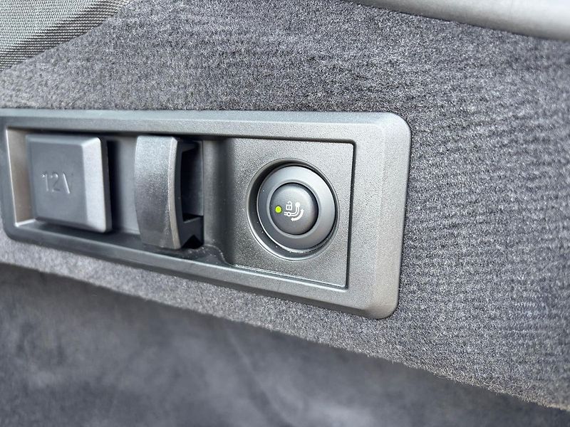 BMW Ostatní eDrive 40 LASER H&K HUD Mpaket - fotka 41 z 46