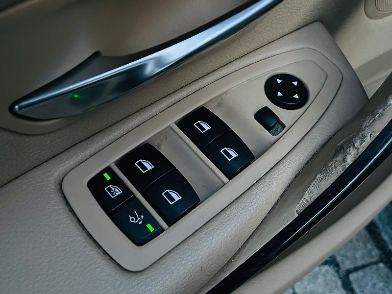 BMW Řada 3 318D GT MANUÁL KAMERA VÝHŘEV  - fotka 31 z 46