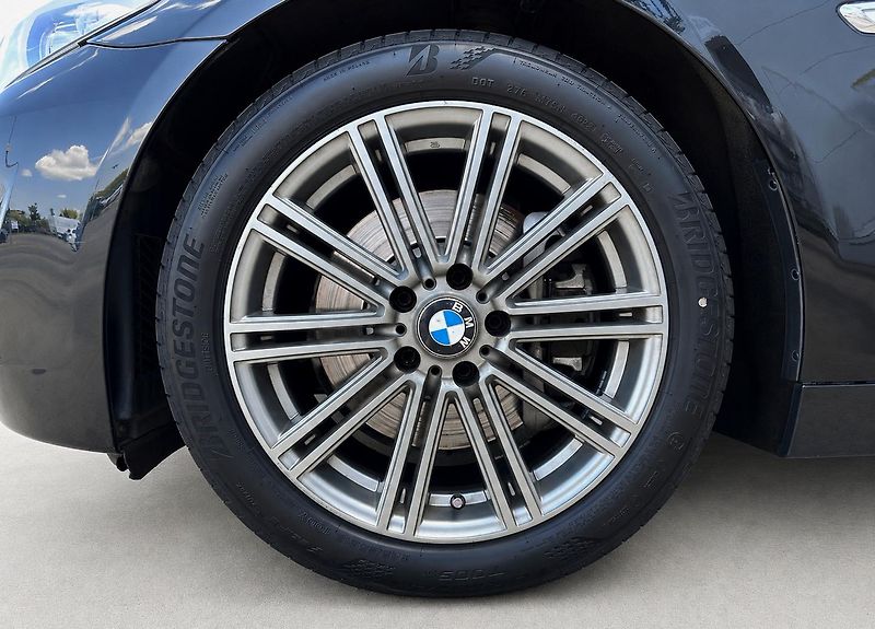 BMW Řada 5 530d Head-Up, Hi-Fi - fotka 21 z 21