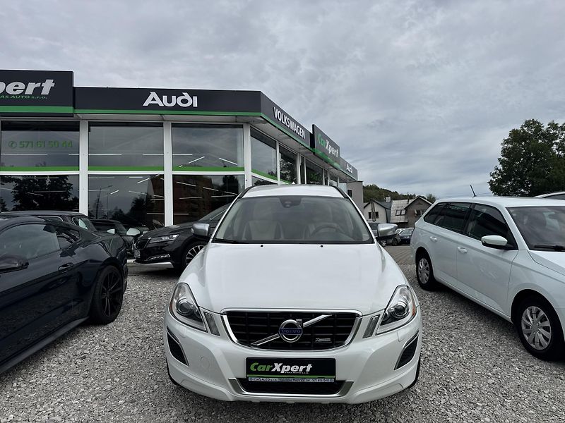 Volvo XC60 2,4 D3 R-DESIGN AWD AT - fotka 3 z 24