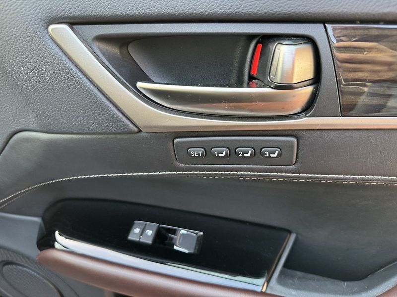 Lexus GS 450h (2018) 3.5i Hybrid LED Navi Kamera - fotka 21 z 49