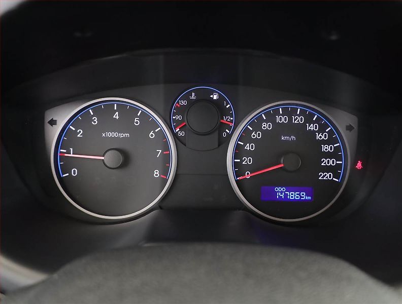 Hyundai i20 (2012) 1.2, po STK, jezdí výborně - fotka 8 z 12