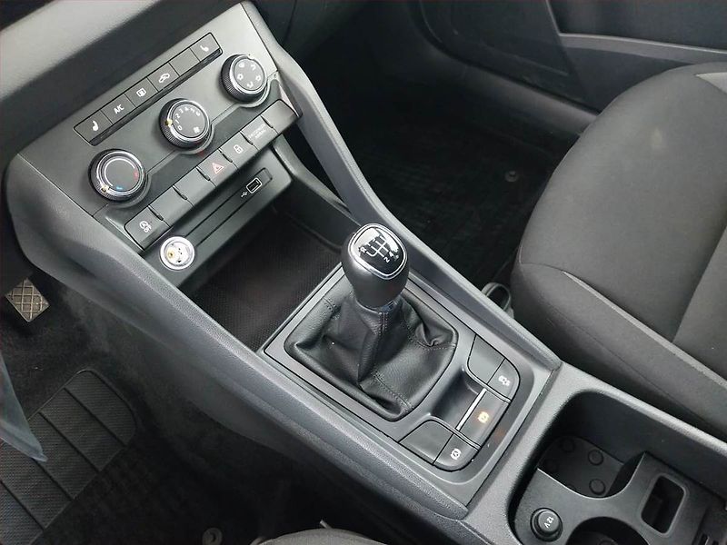 Škoda Karoq (2020) 1.0 TSI, Serv.kniha, Tempomat - fotka 13 z 17