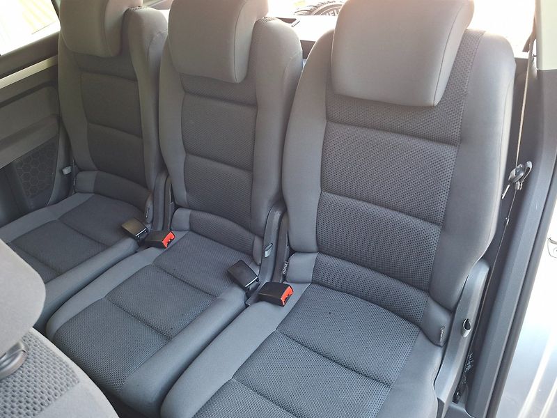 Volkswagen Touran (2011) 1.4TSI 103kW 6MAN - fotka 29 z 38