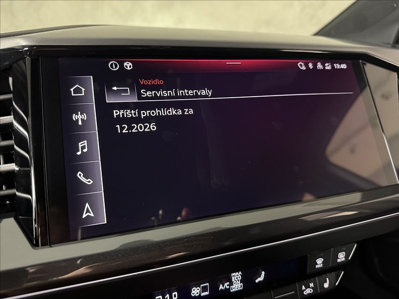 Audi Q4 e-tron 35 S-Line LED HUD Kamera - fotka 34 z 45