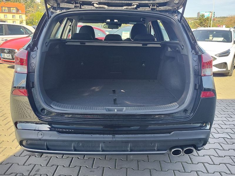 Hyundai i30 1.5 T-GDI/103kW N-Line DCT - fotka 9 z 36