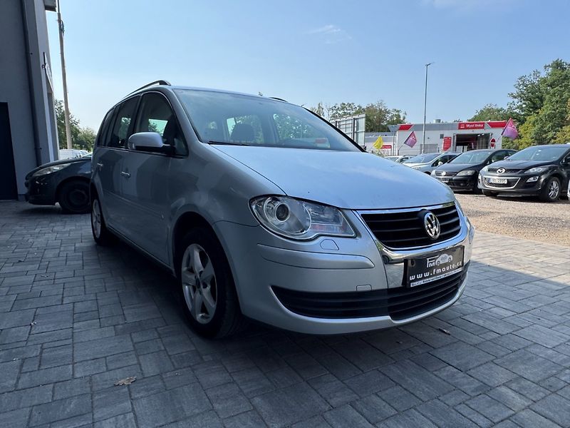 Volkswagen Touran (2008) 1.9 TDi, DUAL KLIMA, TAŽNÉ - fotka 4 z 33