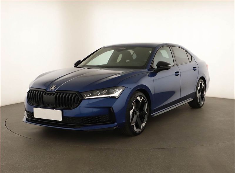 Škoda Superb (2025) 2.0 TSI, SPORTLINE, 4X4 - fotka 2 z 20