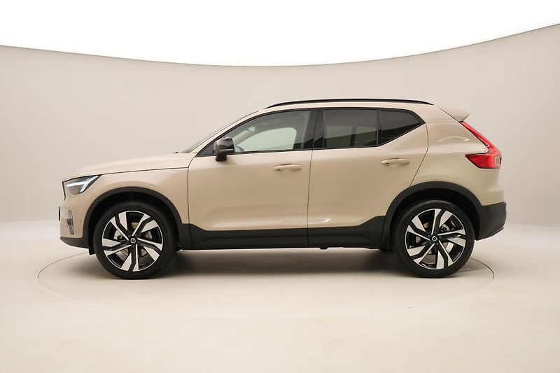 Volvo XC40 (2026) B3 AUT DARK ULTRA - fotka 9 z 66