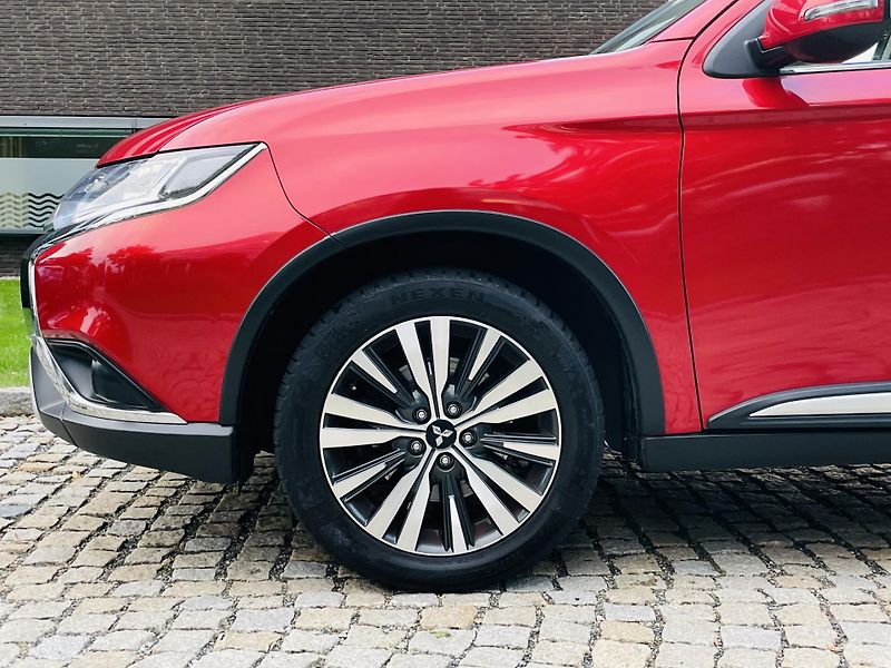 Mitsubishi Outlander 2.0i AUTOMAT 1.MAJITEL KAMERA  - fotka 43 z 43