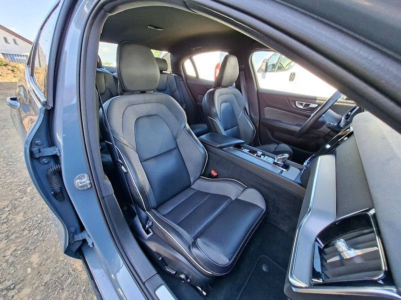 Volvo S60 B5 AWD PLUS 1.MAJ! - fotka 15 z 29