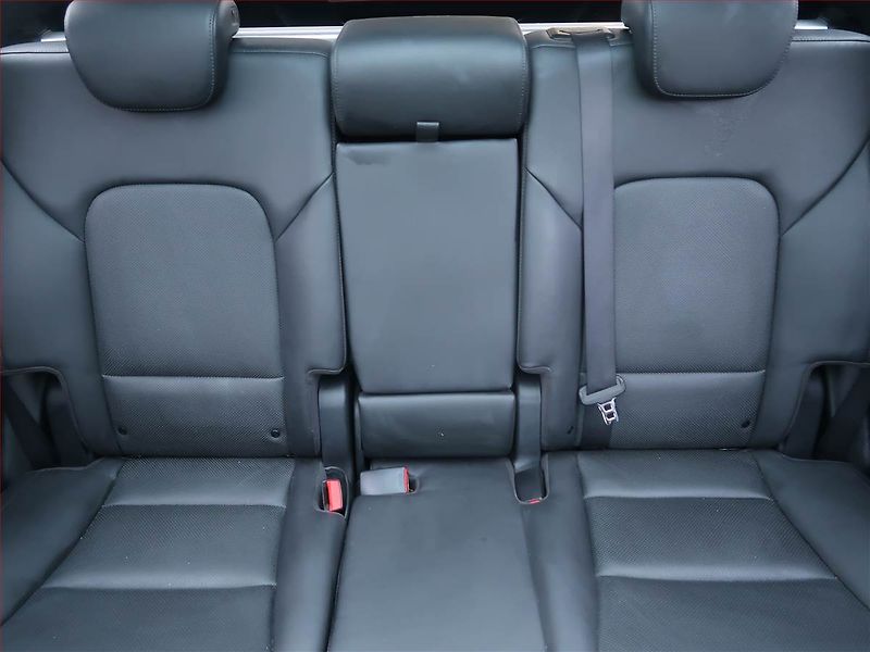 Hyundai Santa Fe (2018) Executive 2.2 CRDi Blue, 4X4 - fotka 10 z 14