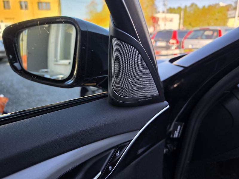 BMW Řada 5 520D TZ Sport Line Harman - fotka 21 z 30