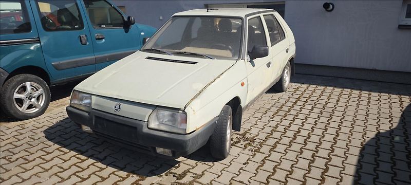 Škoda Favorit 1,3 ECO UHRAZENO 1.MAJITEL  13 - fotka 1 z 9