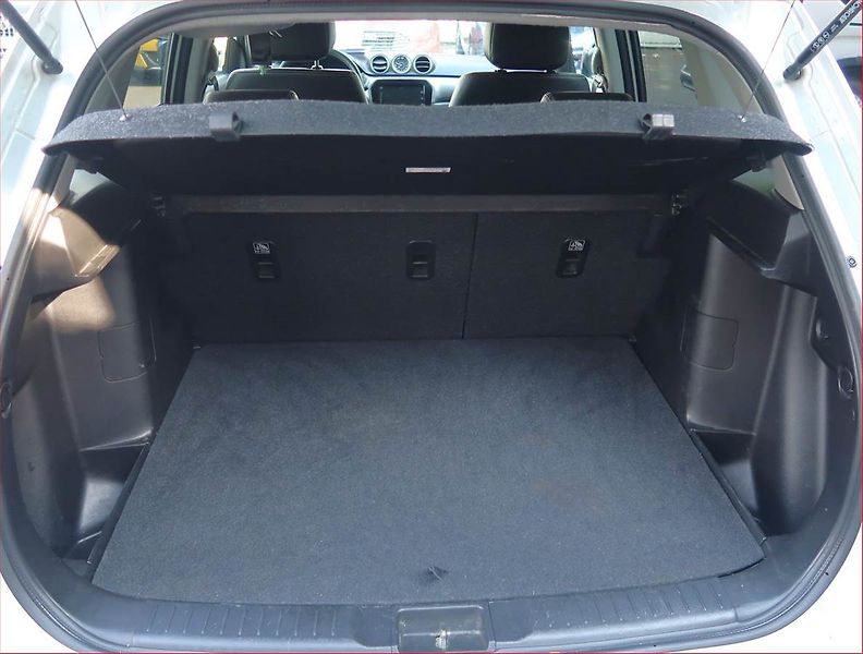 Suzuki Vitara (2017) 1.6 VVT, 4X4, Kůže, Navi - fotka 13 z 15