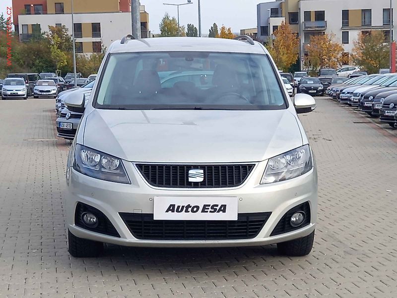 Seat Alhambra (2011) 2.0 TDi 4x4, Style, navi - fotka 2 z 21