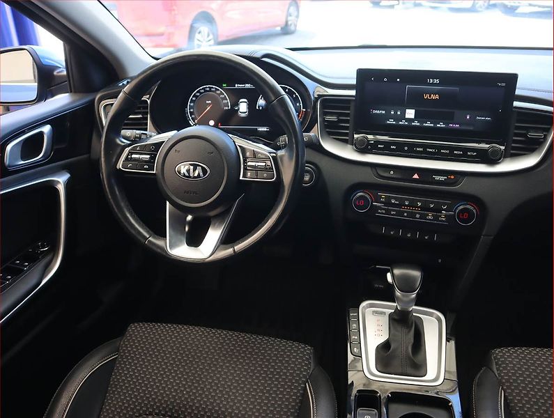 Kia Ceed (2021) 1.5 T-GDI, Automat, Serv.kniha - fotka 7 z 21