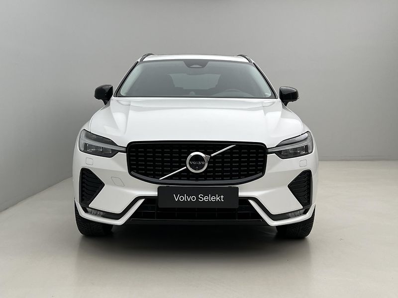 Volvo XC60 B5 AWD ULTIMATE DARK AUT  - fotka 14 z 47