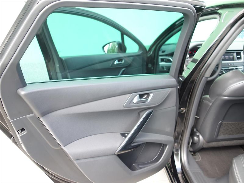 Peugeot 508 2,0 133kW ALLURE AUTOMAT - fotka 25 z 33