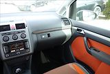 Volkswagen Touran 2,0 TDi,SERV.KN.,CROSS,7 MÍST. - náhled 23