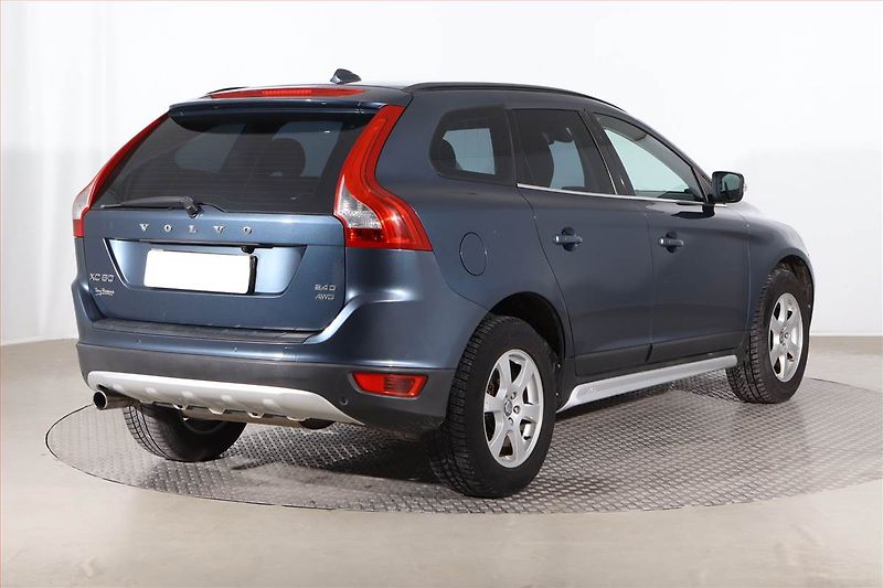 Volvo XC60 (2009) D3, 4X4, Navi, Tempomat - fotka 5 z 19