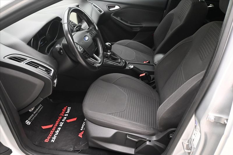 Ford Focus 1,5 TDCi 88 kW - fotka 13 z 28