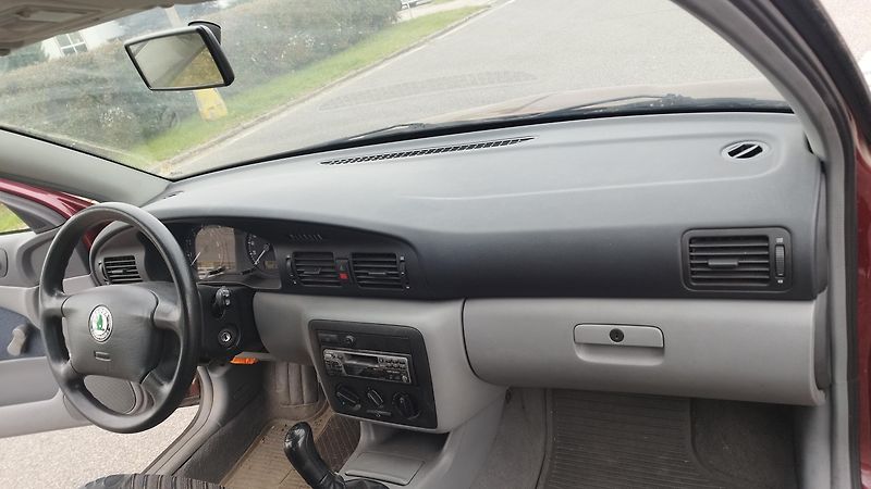 Škoda Octavia 1.6i,volat- 608 081 843 - fotka 15 z 15