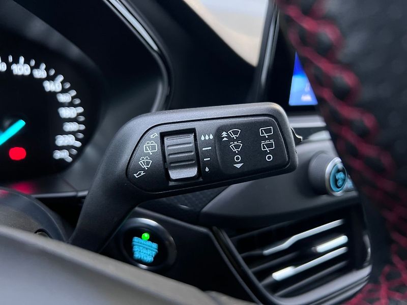 Ford Focus (2021) 1.5 TDCI ST-LINE - fotka 26 z 46