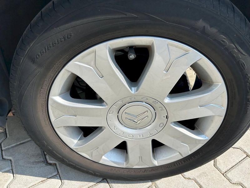Citroën C4 (2009) 1.4i 16V 65kW - fotka 10 z 21