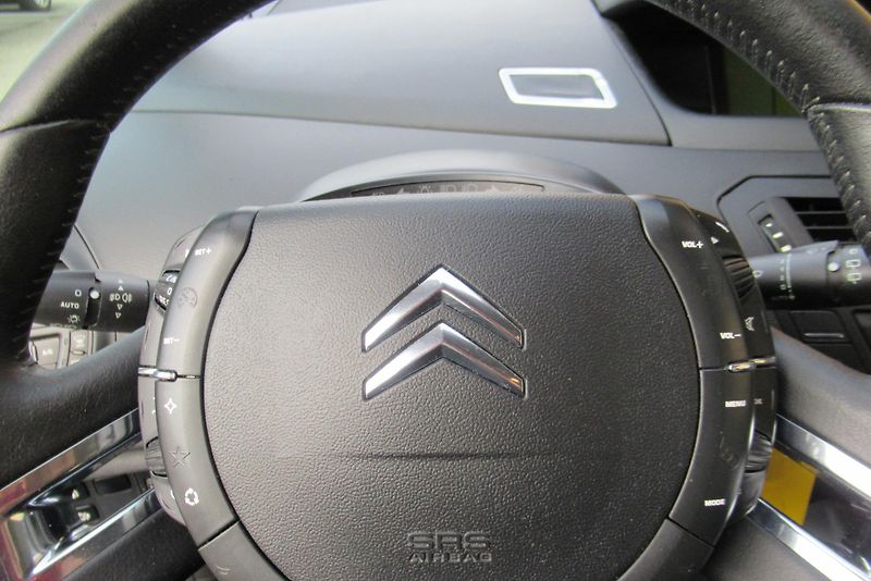Citroën Grand C4 Picasso 1.6 HDi AUT. KLIMA 7 míst - fotka 10 z 19