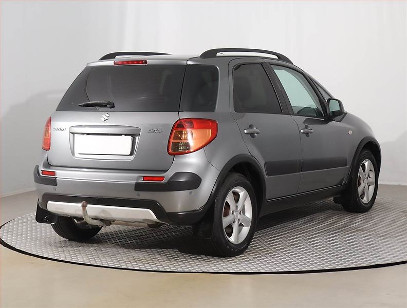 Suzuki SX4 (2010) 1.5 VVT, Park. senzory - fotka 5 z 15