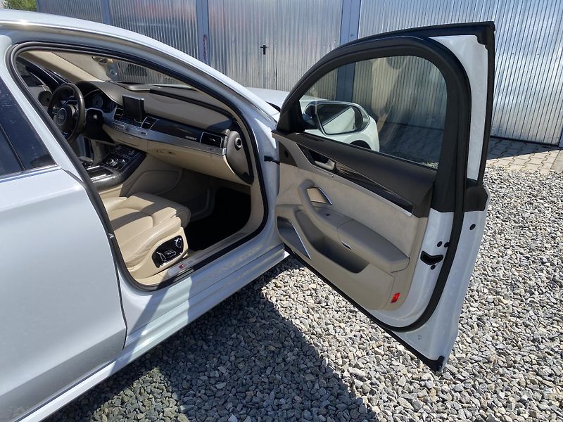 Audi A8 S8 4.0i V8 520PS CZ DPH EXTRA! - fotka 132 z 176